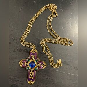 Vintage Avon signed Gold tone Cross Pendant Necklace